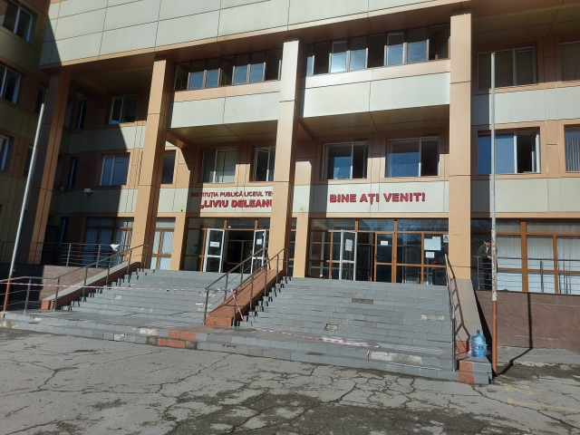 Reluarea orelor în sălile de clasă la IP LT „Liviu Deleanu” va fi decisă după examinarea raportului Centrului de Sănătate Publică al municipiului Chișinău